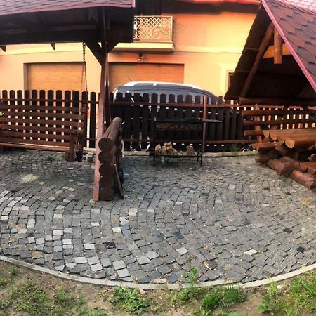 Катерина Otel Chynadiyovo Dış mekan fotoğraf