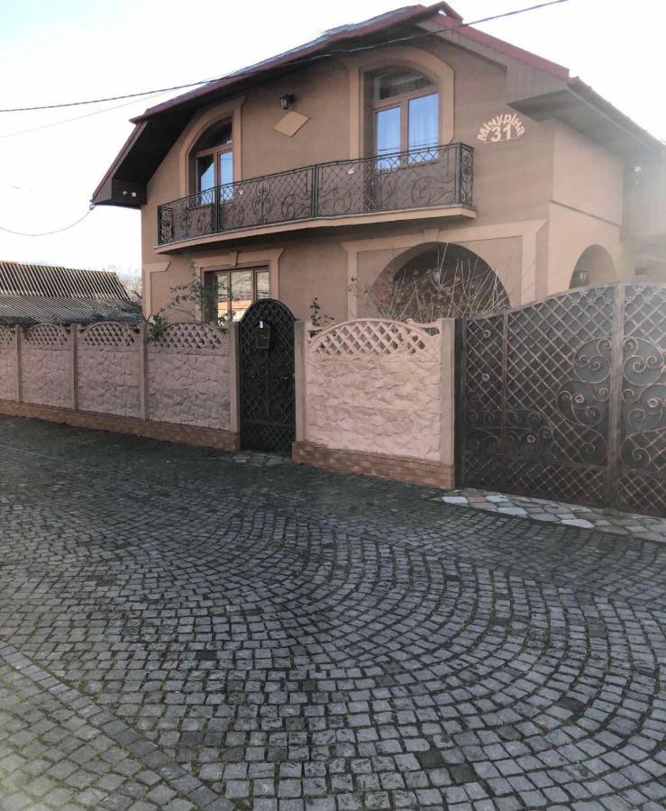 Катерина Otel Chynadiyovo Dış mekan fotoğraf