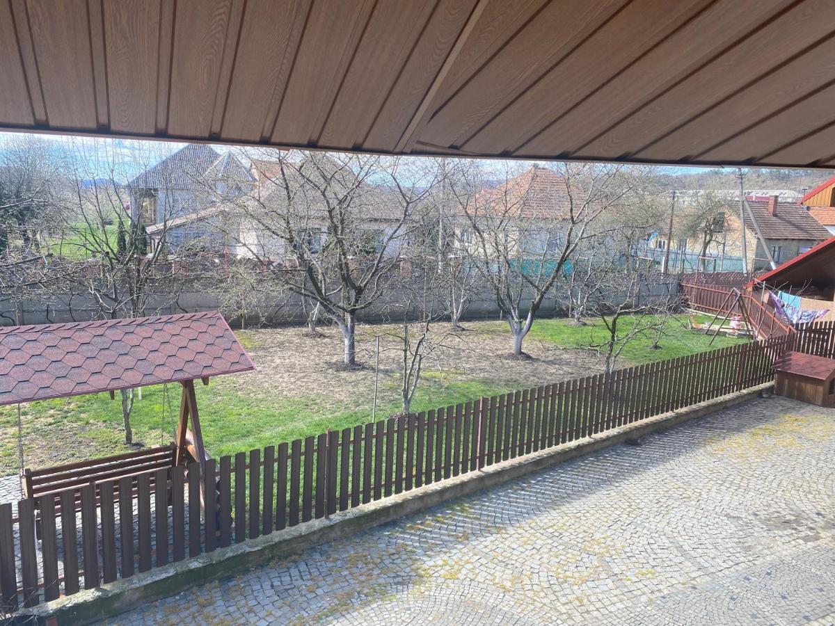 Катерина Otel Chynadiyovo Dış mekan fotoğraf